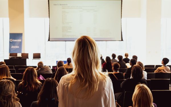 Poszukiwania idealnej przestrzeni do organizacji wydarzeń - hale namiotowe na celowniku
