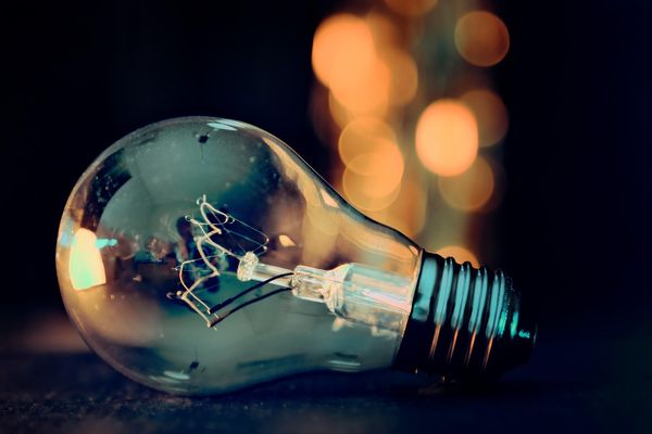 Independent od sieci energetycznej z własnymi źródłami energii