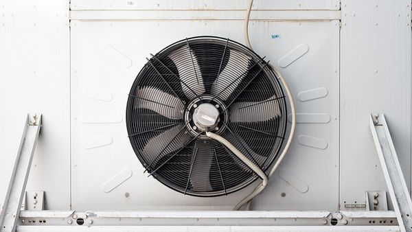 Jak zaoszczędzić na rachunkach za energię z wykorzystaniem nowoczesnych rozwiązań?